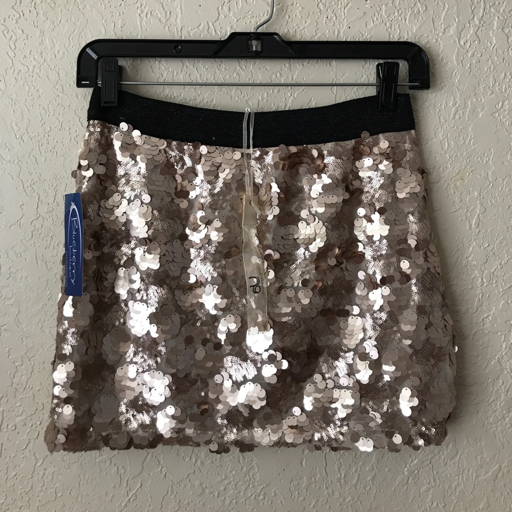 NWT Ya, Los Angela's Gold Sequenced skirt , Small