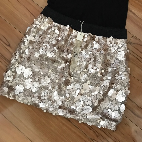 NWT Ya, Los Angela's Gold Sequenced skirt , Small - Picture 6 of 6