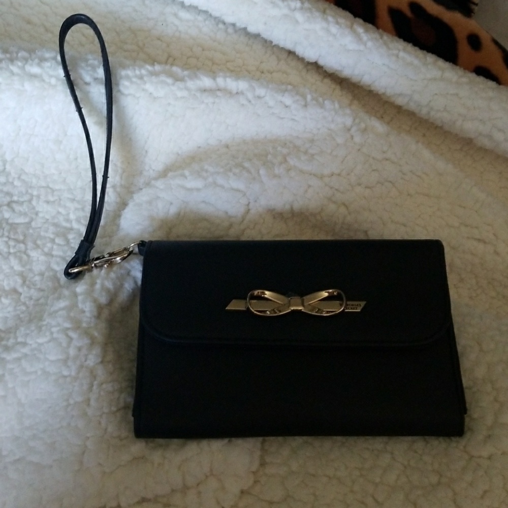 Black VS wristlet