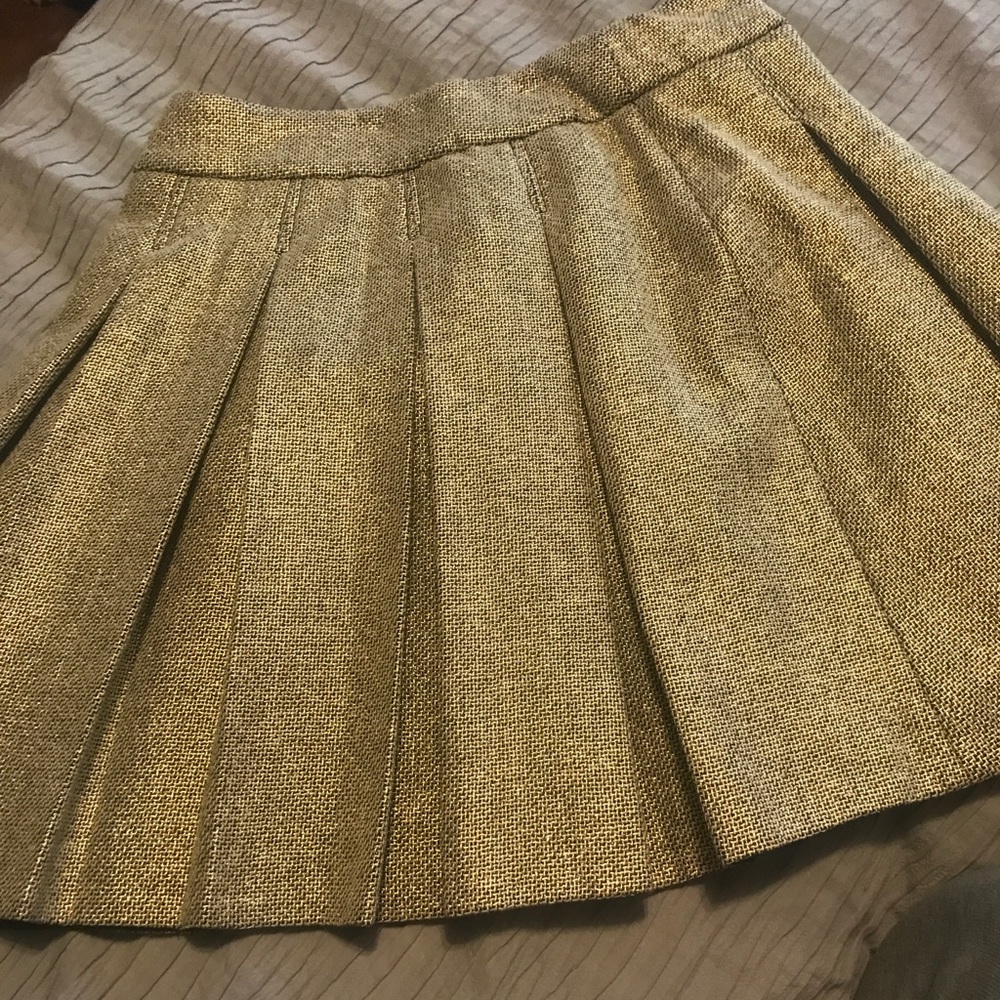 Gold pleated skirt, never worn