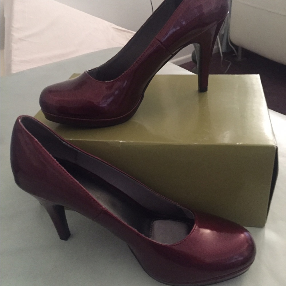 Mootsie Tootsies burgundy stilettos