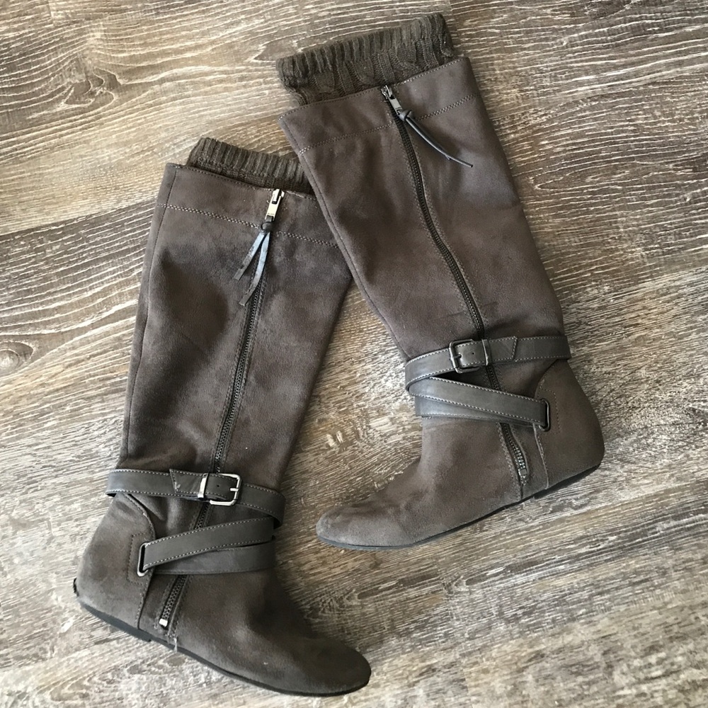 Grey boots
