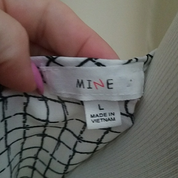 Black and white blouse - Picture 3 of 3