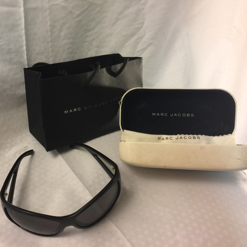 Marc Jacobs Large Black Sunglasses