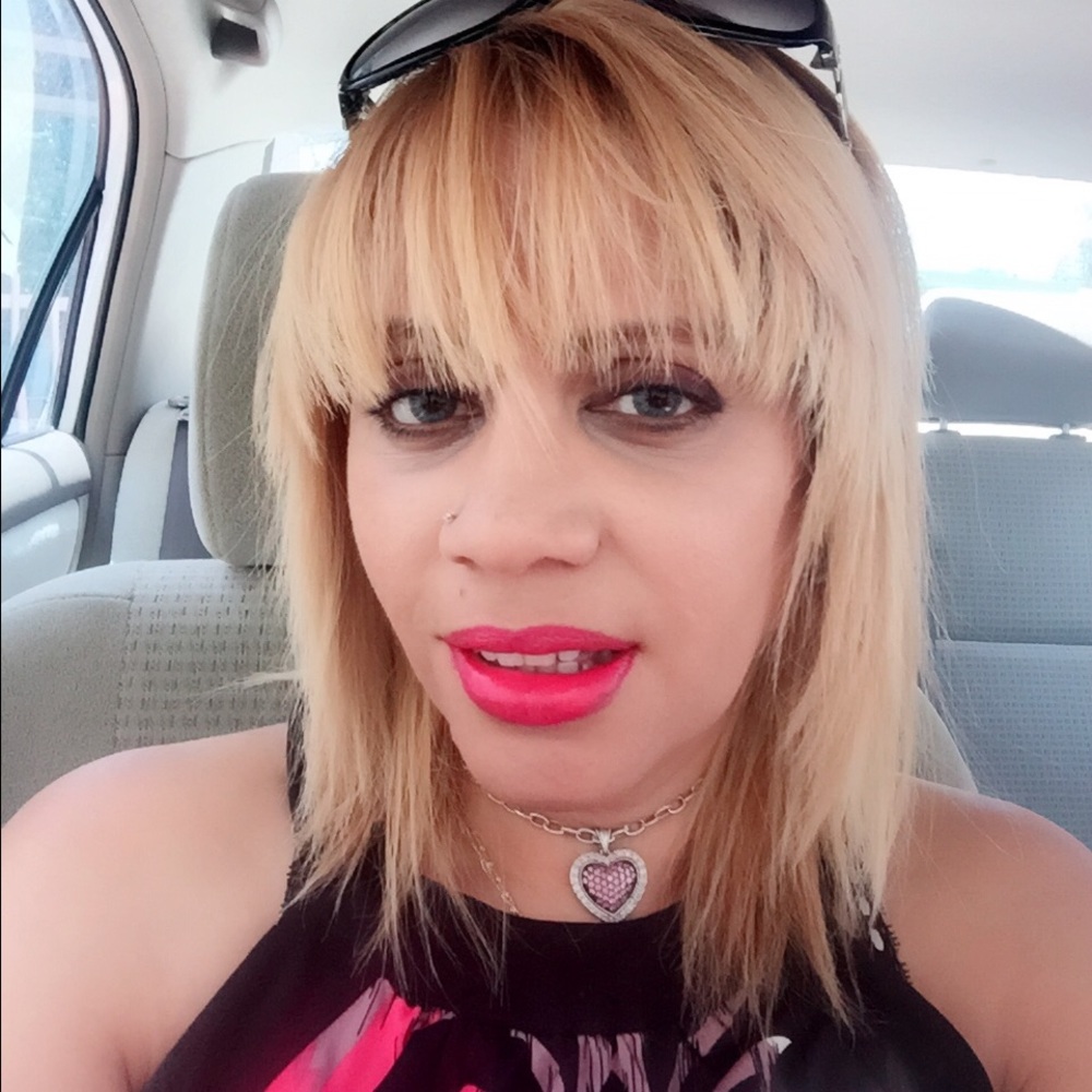 Meet your Posher, Aida