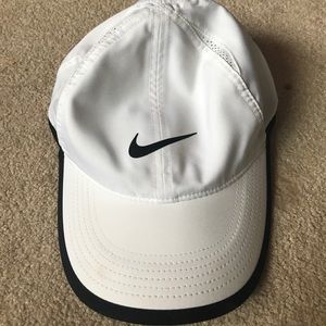 White nike hat