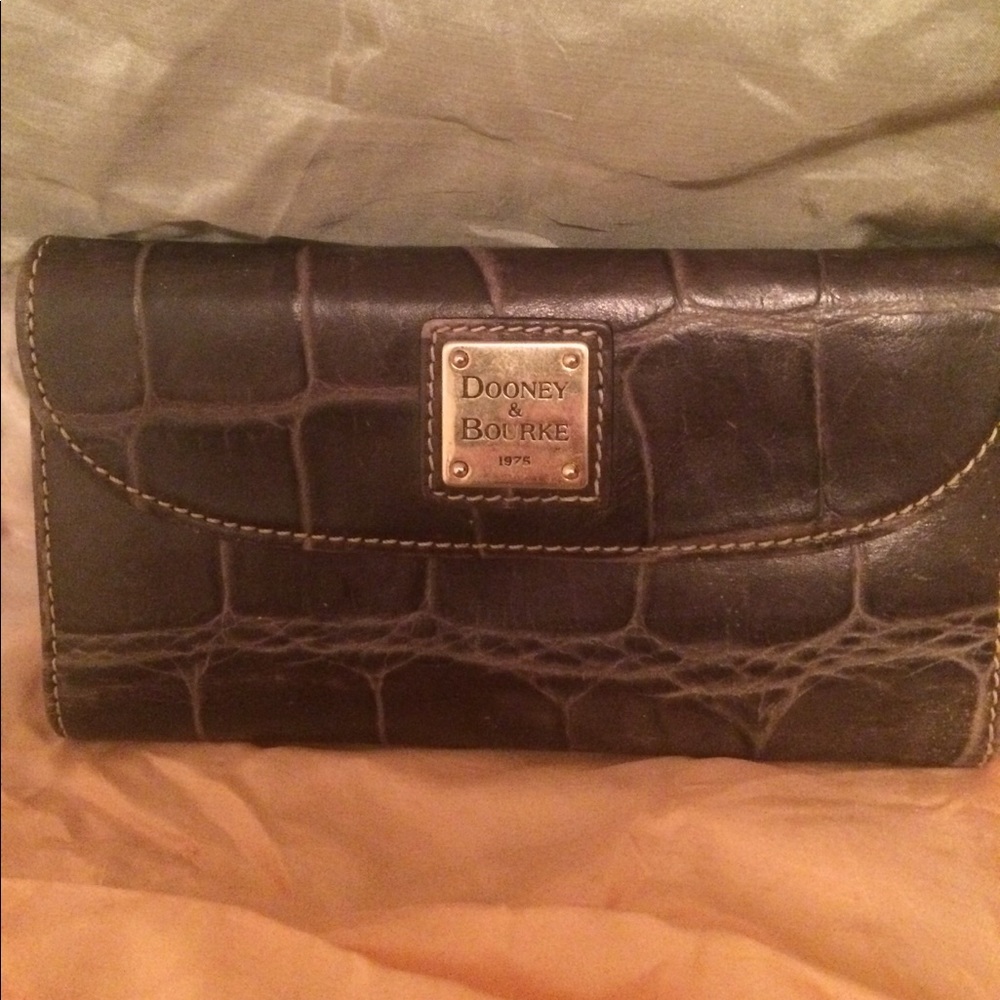 Vintage Dooney & Bourke navy wallet