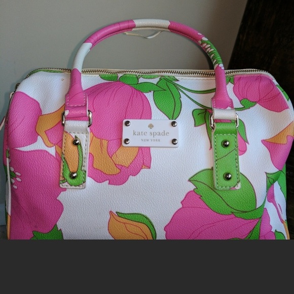 kate spade Handbags - ❌SOLD❌ Kate Spade ♠️ purse 1 hr sale no offers