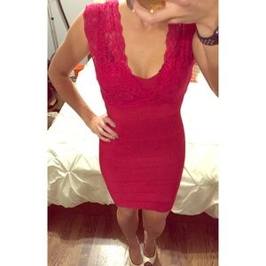 Bebe lace top cocktail dress (SUPER FLATTERING)