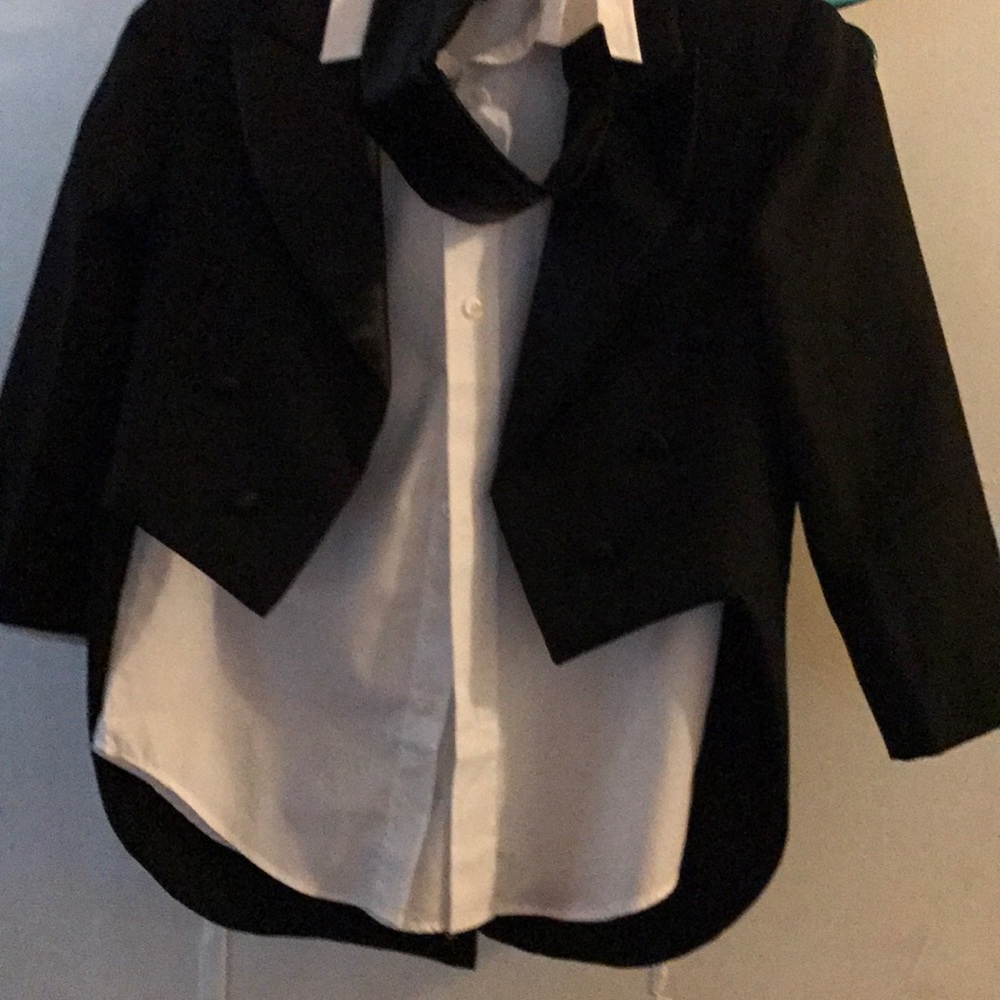 Size 7 child's tuxedo. Pants not included