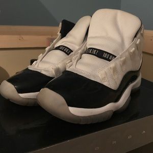 “Concords” Jordan 11 Retro (GS) size 4.5