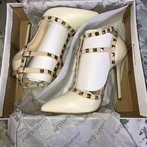 White/stone color heels. Brand new.