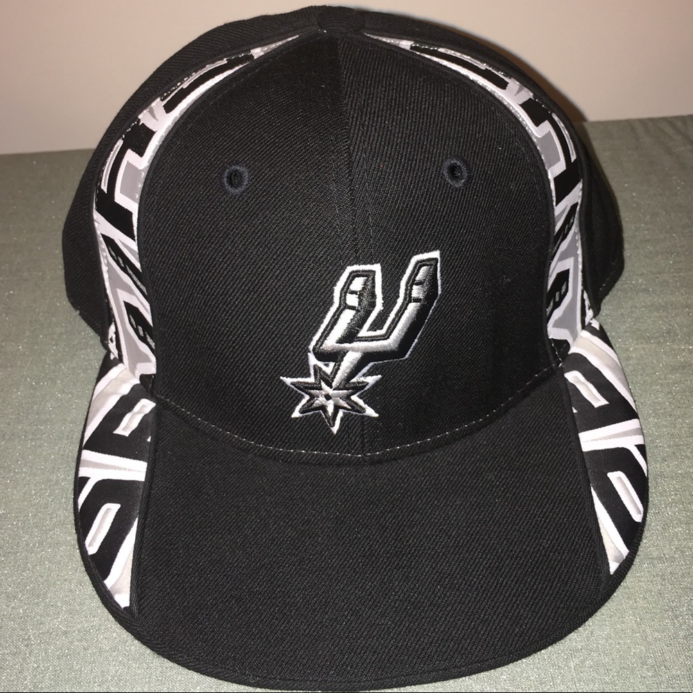 San Antonio Spurs Fitted Hat
