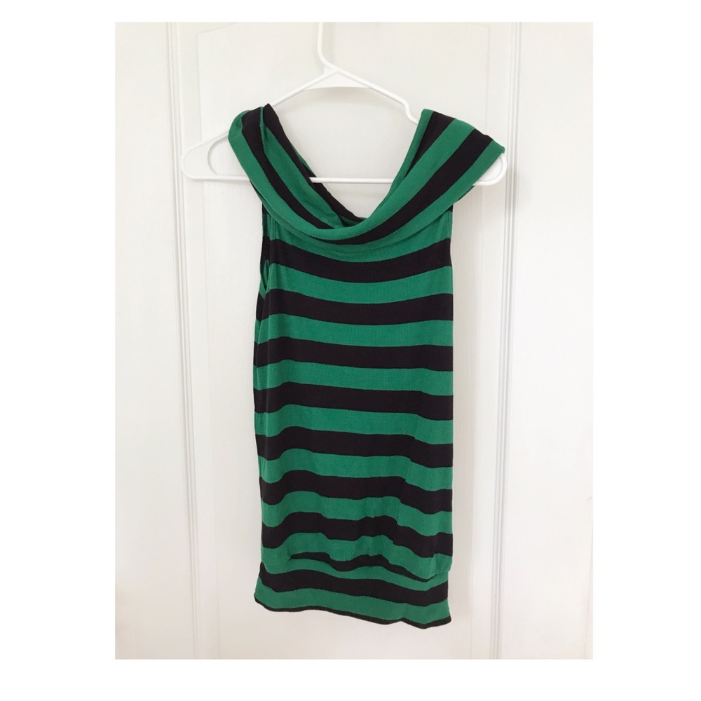 Anthropologie Bordeaux Navy Kelly green top XS