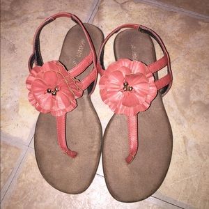 Aerosols flower T-strap sandals