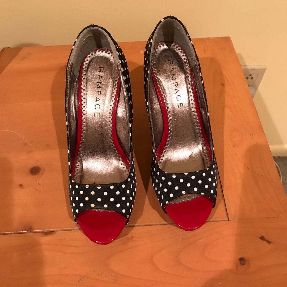 Black / white polka dot Heels