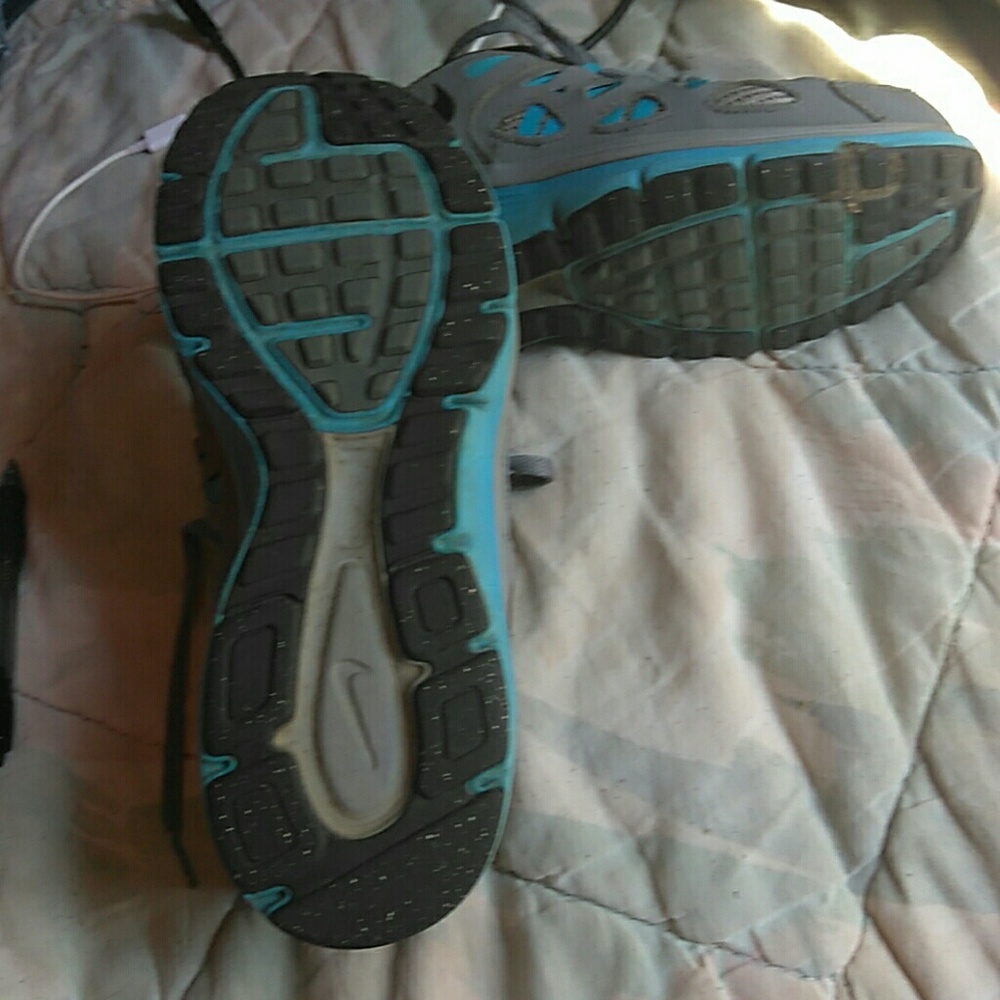 Shoes - Picture 2 of 3