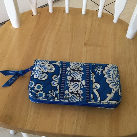 Vera Bradley Handbags - Vera Bradley wallet