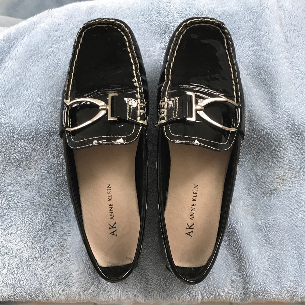 Anne Klein black patent driving moccasins 6