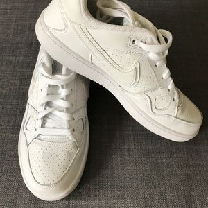 Brand new Nike sneakers size 9.5