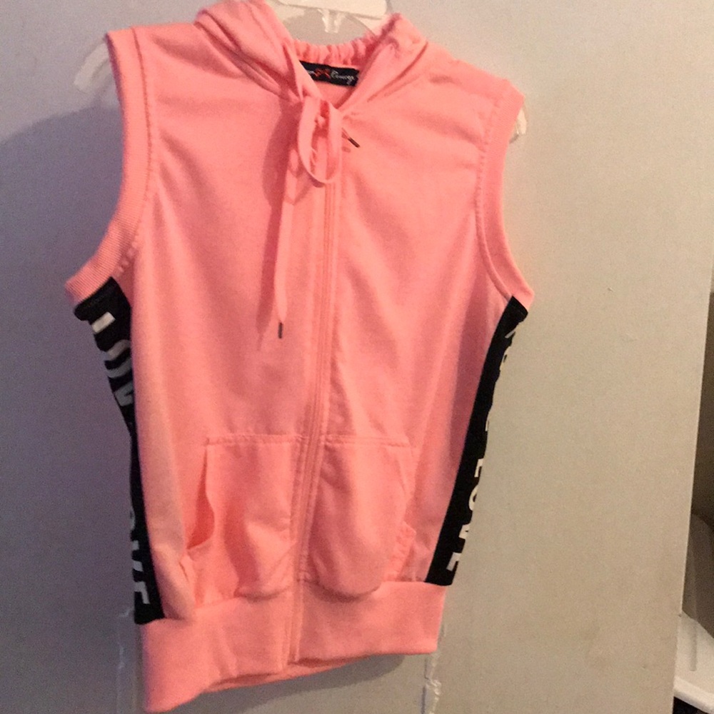 Vest shirt with hoodie
