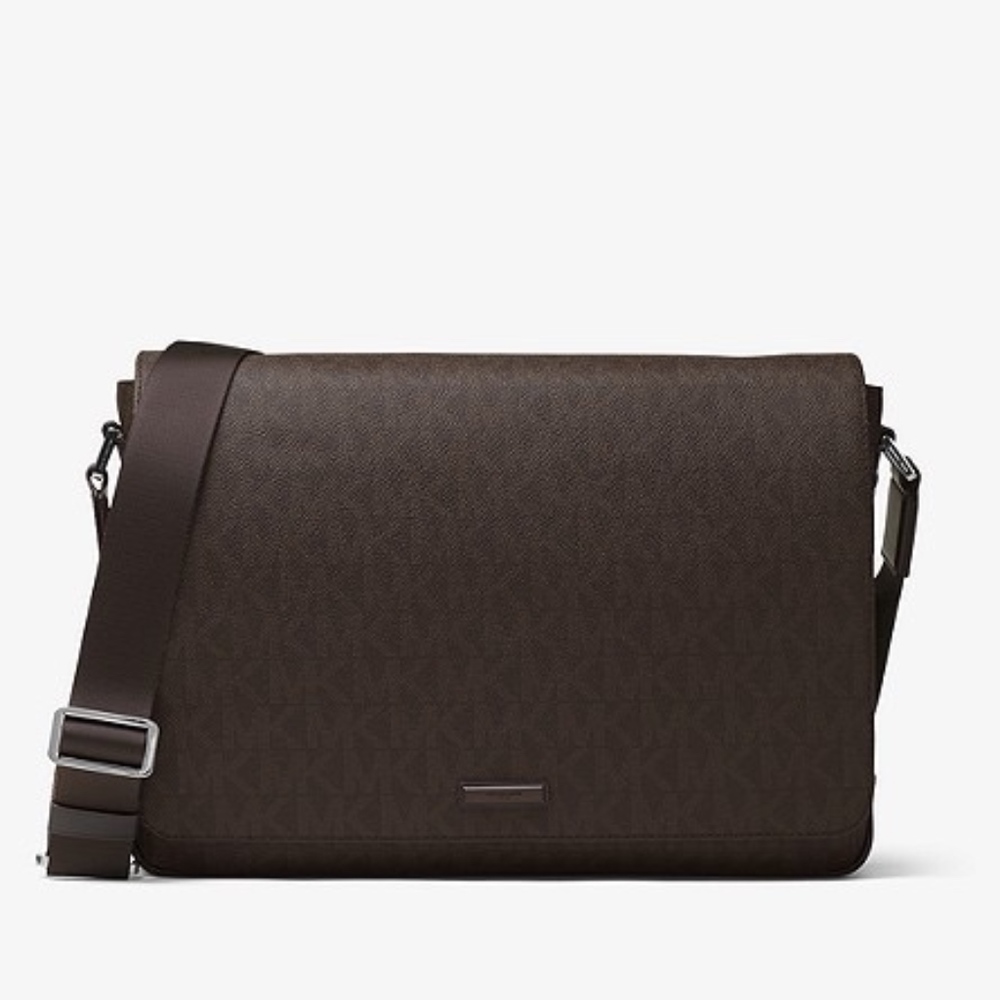 FLASH SALE!! MK Jet Set Large Logo Messenger