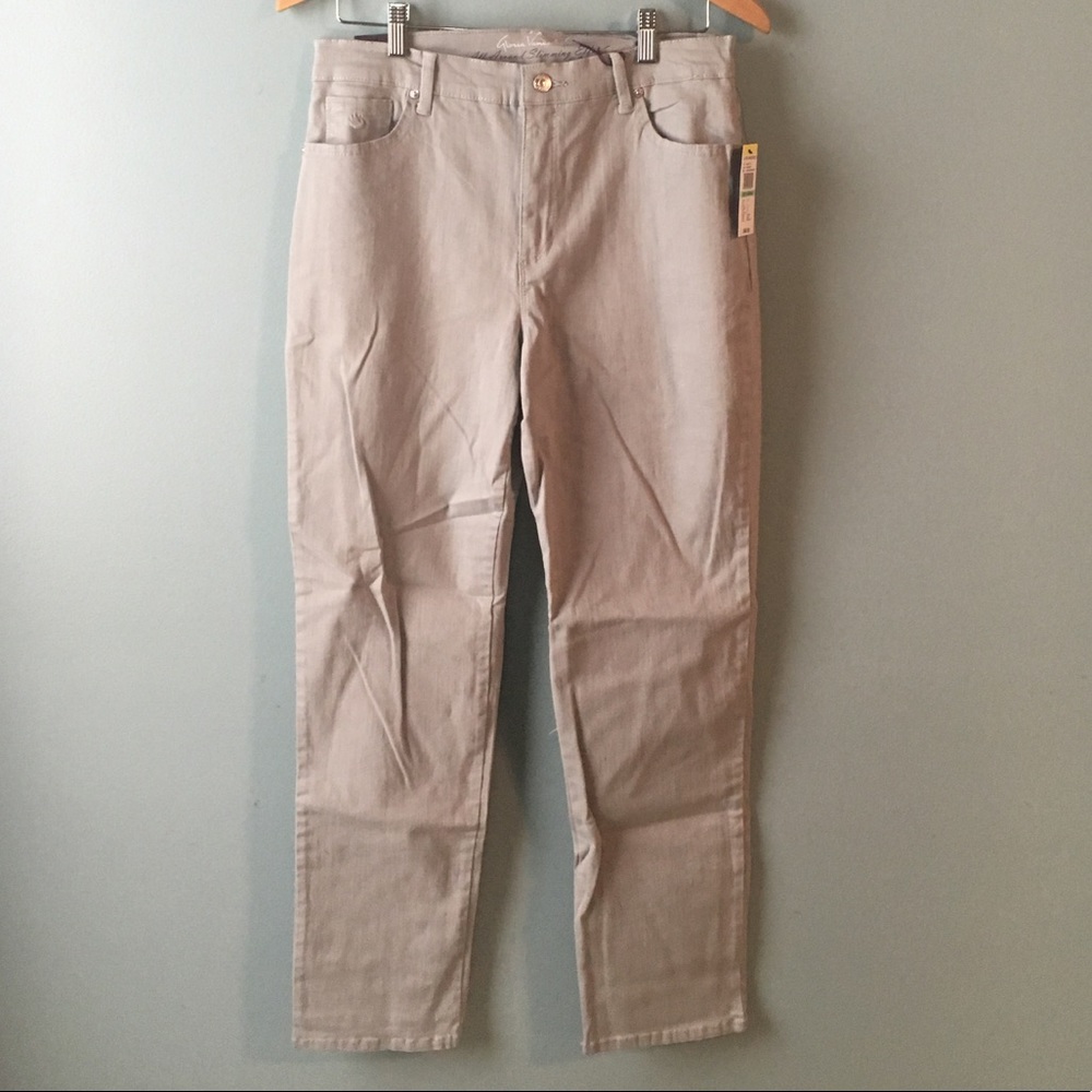 Gloria Vanderbilt Slimming Effect Light Gray Jeans