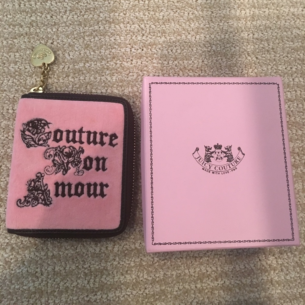Juicy Couture Zipper Wallet