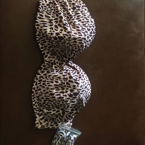 NWT Victoria's Secret 36D  pink leopard bikini top