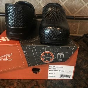 Dansko pro slip resistant clogs