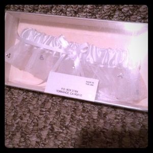 Wedding garter 💎 brand new in box!