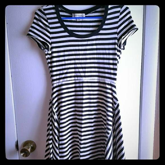 DRESS - Picture 2 of 3