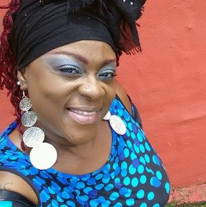 Meet your Posher, Yvonne