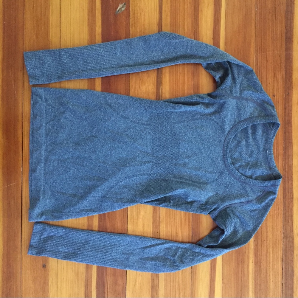 lululemon like new gray longsleeve size 2