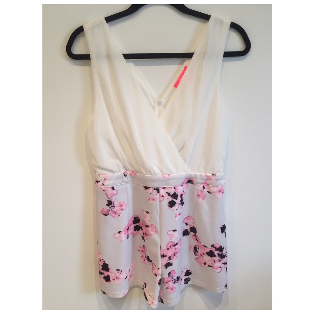 🌸🌸🌸Day-to-Night Floral Romper🌸🌸🌸