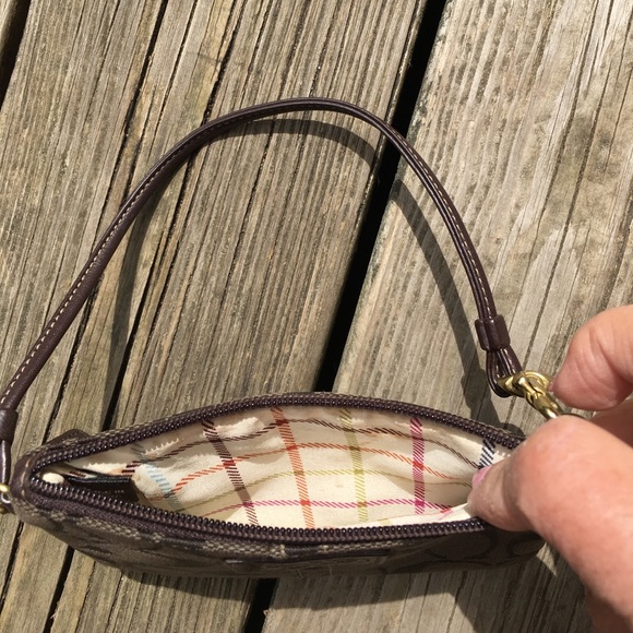 COACH wristlet. Authentic - Picture 4 of 7