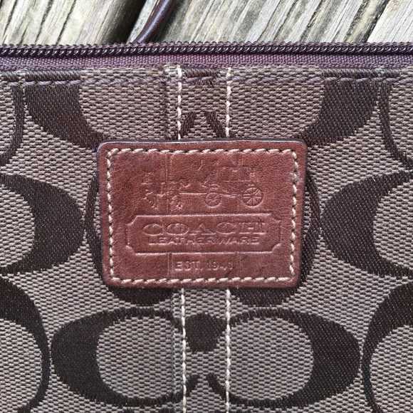 COACH wristlet. Authentic - Picture 7 of 7
