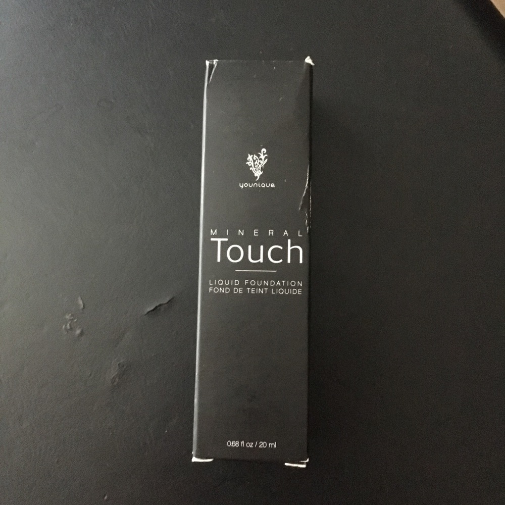 Brand new Younique organza foundation