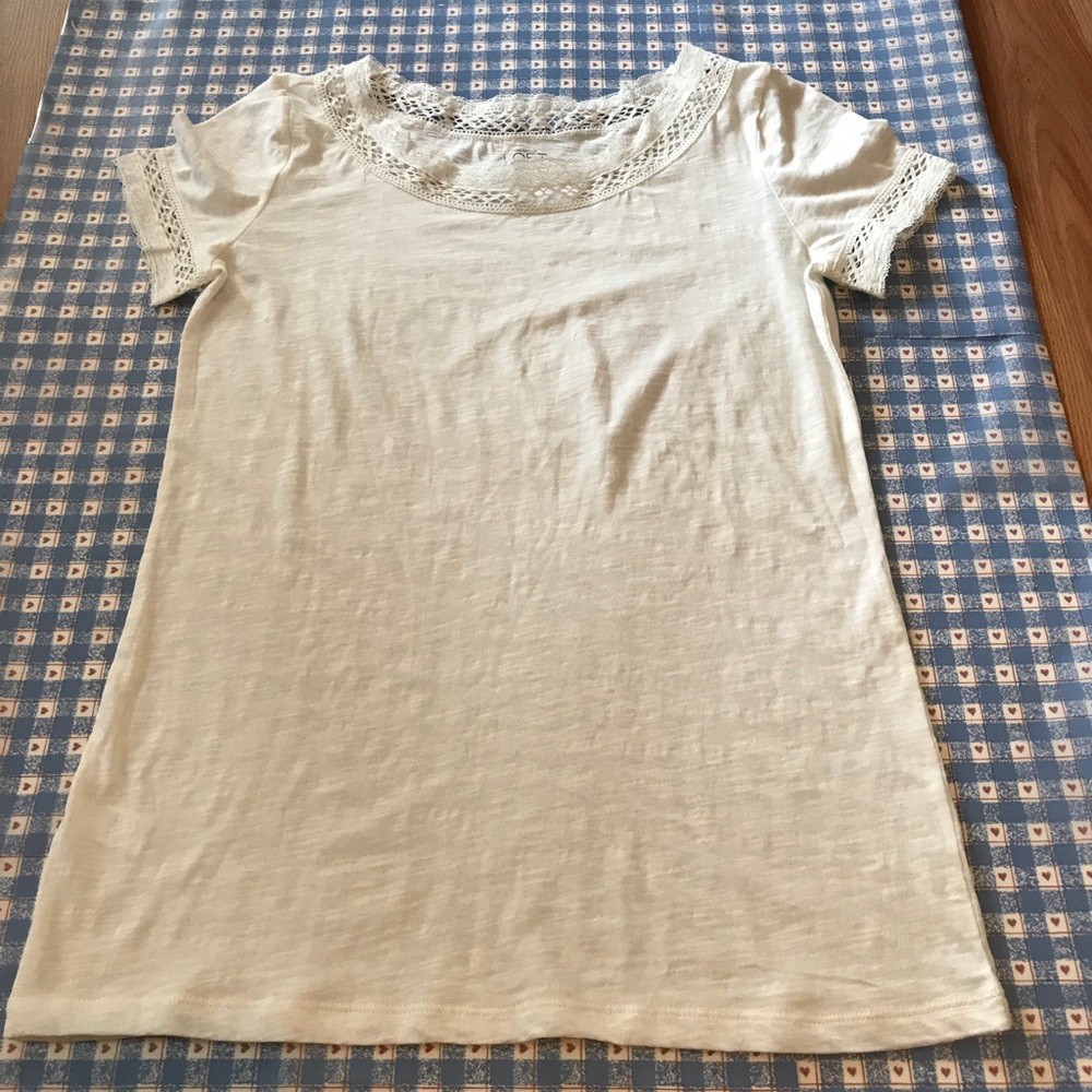 NWT ✨LOFT WHITE LACE TEE ✨