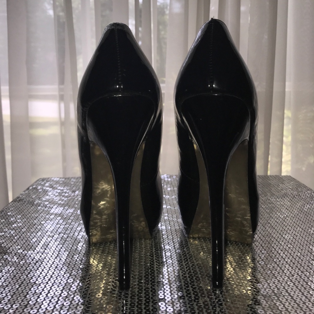 STEVE MADDEN - Black Patent Leather 6" Heels sz 11