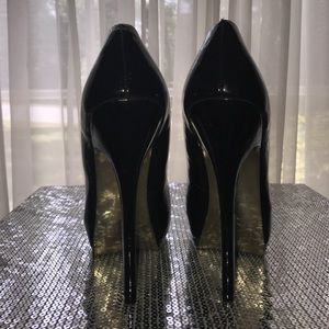 STEVE MADDEN - Black Patent Leather 6" Heels sz 11