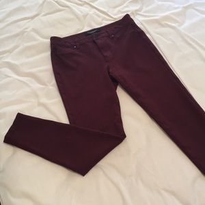 Liverpool Madonna Legging Pants in Wine Color