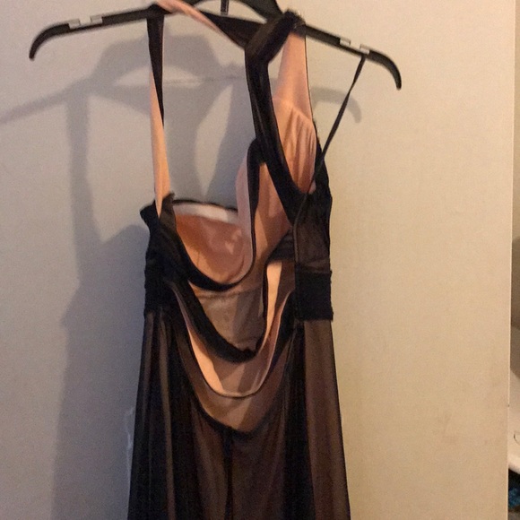 A long gown dress - Picture 3 of 3
