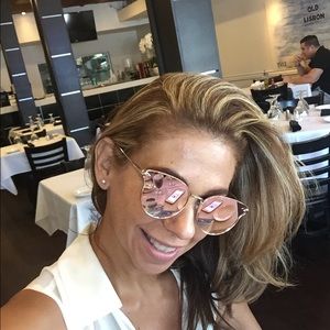 Meet your Posher, Alicia