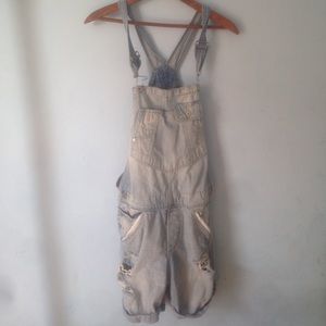 Overall shorts