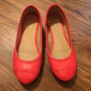 Dark coral ballet flats