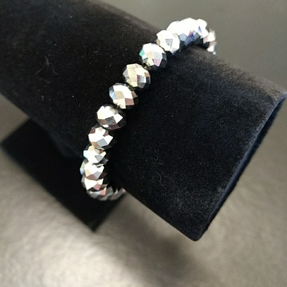 Jewelry - *** Silver Tone Beaded Bracelet