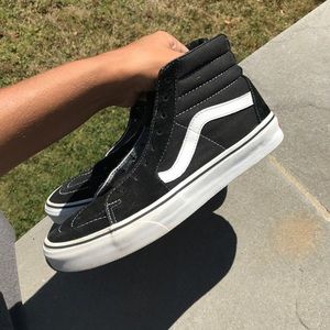 Sk8- Hi Vans: 8 men/9.5 women