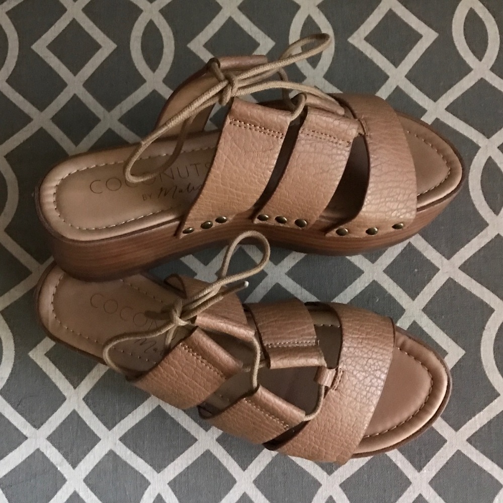 Coconuts by Matisse Maxwell Platform Sandal!