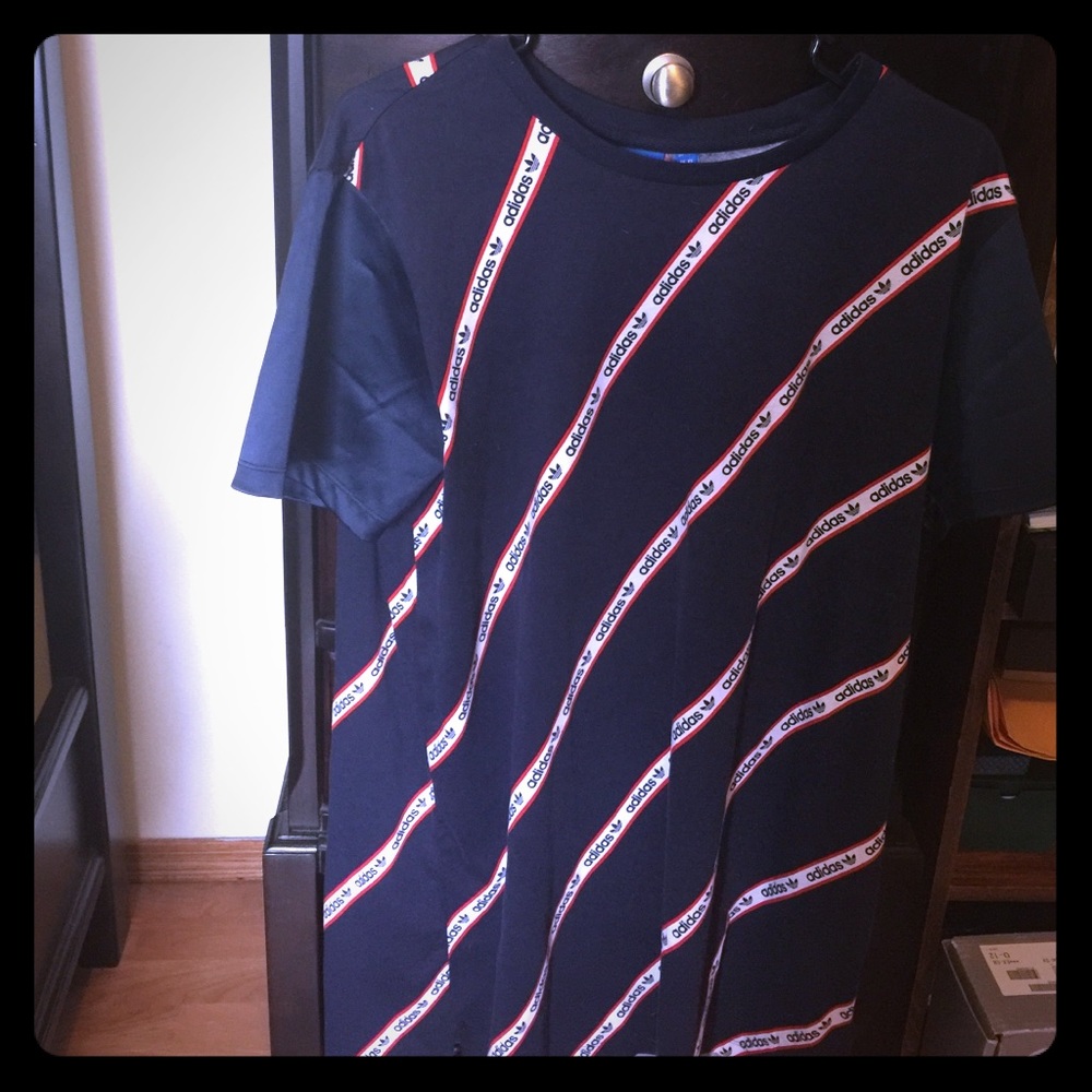 Adidas Originals London T-shirt dress. (New)